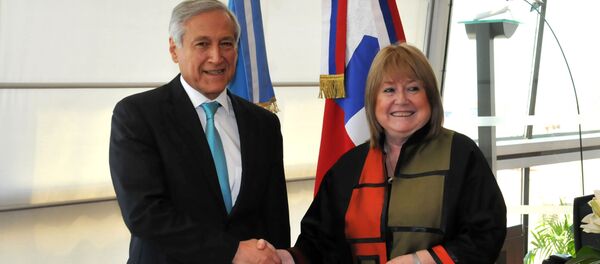 Canciller Susana Malcorra recibió a su homólogo Chileno, Heraldo Muñoz - Sputnik Mundo