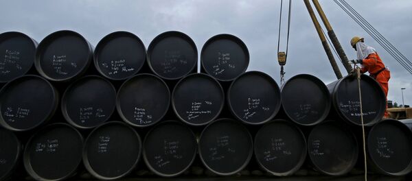 Barriles con petróleo - Sputnik Mundo