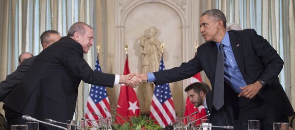 Presidente de Turquía, Recep Tayyip Erdogan y presidente de EEUU, Barack Obama en una reunión - Sputnik Mundo
