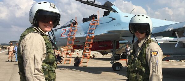 Pilotos rusos en la base aérea de Hmeymim en Siria - Sputnik Mundo