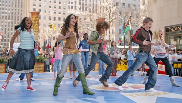 Los actores Monique Coleman, Vanessa Anne Hutchinson, Corbin Bleu, Lucas Grabeel y Ashley Tisdale en 2006 Los actores Monique Coleman, Vanessa Anne Hutchinson, Corbin Bleu, Lucas Grabeel y Ashley Tisdale en 2006 - Sputnik Mundo