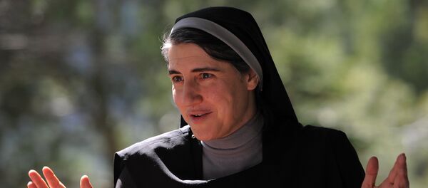Teresa Forcades, la religiosa catalana, detenida en Israel por amenazar la seguridad nacional - Sputnik Mundo