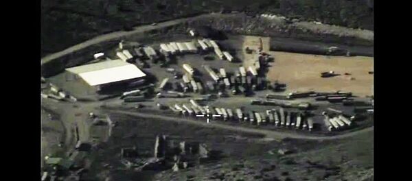 Los camiones cisterna de Daesh en la frontera turco-siria - Sputnik Mundo