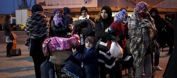 Refugiados e inmigrantes llegan a la UE (archivo) - Sputnik Mundo