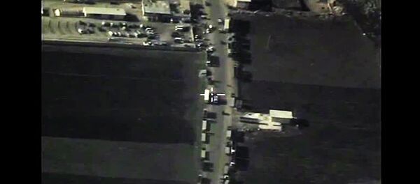 Los camiones cisterna de Daesh en la frontera turco-siria - Sputnik Mundo