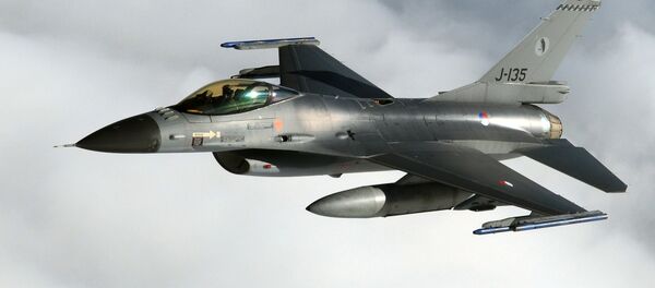 F-16 de la Fuerza Aérea de los Países Bajos - Sputnik Mundo