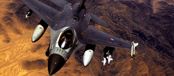 F-16 de la Fuerza Aérea de los Países Bajos - Sputnik Mundo