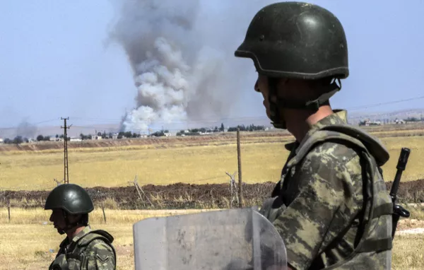 Soldados turcos cerca de la frontera con Siria (archivo) Soldados turcos cerca de la frontera con Siria (archivo) - Sputnik Mundo