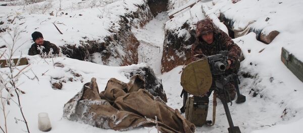 Milicias de Donbás en la línea de separación - Sputnik Mundo