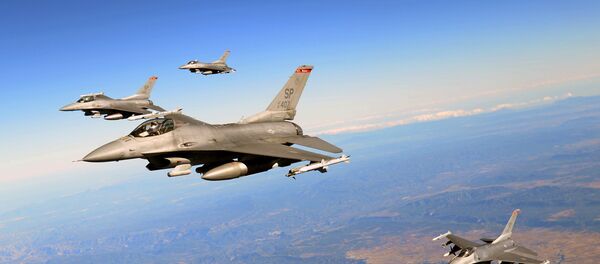 Cazas F-16 - Sputnik Mundo