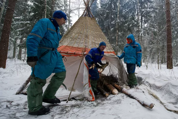 Simulacro de cosmonautas: sobrevivir en un bosque nevado Simulacro de cosmonautas: sobrevivir en un bosque nevado - Sputnik Mundo
