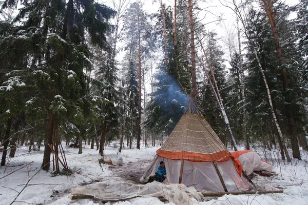Simulacro de cosmonautas: sobrevivir en un bosque nevado Simulacro de cosmonautas: sobrevivir en un bosque nevado - Sputnik Mundo