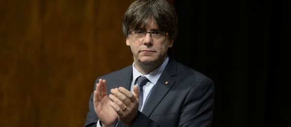 El presidente de Cataluña Carles Puigdemont - Sputnik Mundo