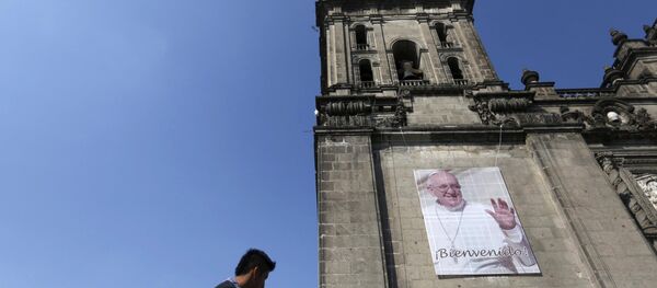 El Papa irá a México como un peregrino, sin soluciones a violencia y corrupción - Sputnik Mundo