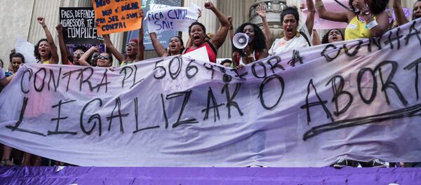 Demostración de mujeres a favor de la legalización del aborto en Río de Janeiro Demostración de mujeres a favor de la legalización del aborto en Río de Janeiro - Sputnik Mundo