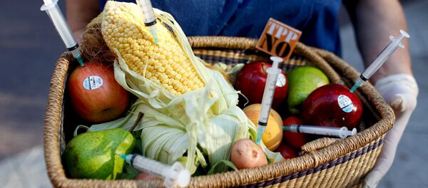 Activista protesta contra Monsanto - Sputnik Mundo