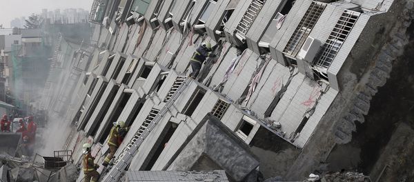 Edificio de 17 plantas Weiguan Jinlong, derribado tras el terremoto - Sputnik Mundo