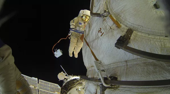 Cosmonautas rusos realizan el primer paseo espacial de 2016 Cosmonautas rusos realizan el primer paseo espacial de 2016 - Sputnik Mundo