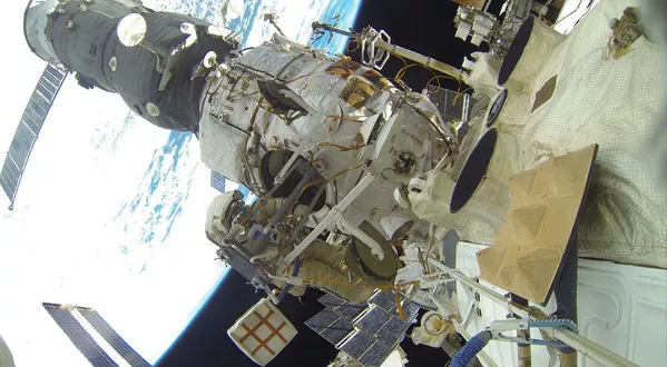 Cosmonautas rusos realizan el primer paseo espacial de 2016 Cosmonautas rusos realizan el primer paseo espacial de 2016 - Sputnik Mundo