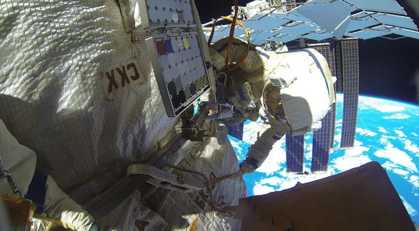 Cosmonautas rusos realizan el primer paseo espacial de 2016 Cosmonautas rusos realizan el primer paseo espacial de 2016 - Sputnik Mundo