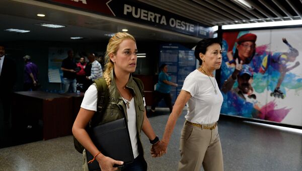 Lilian Tintori, esposa de Leopoldo López, y Antonieta Mendoza, madre de López - Sputnik Mundo