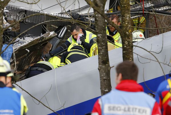 Choque frontal de dos trenes en Alemania - Sputnik Mundo