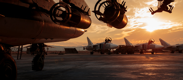 Aviones de las Fuerzas Aeroespaciales de Rusia en la base siria de Hmeymim Aviones de las Fuerzas Aeroespaciales de Rusia en la base siria de Hmeymim - Sputnik Mundo