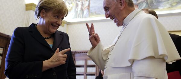 La canciller alemana, Angela Merkel, y el Papa Francisco La canciller alemana, Angela Merkel, y el Papa Francisco - Sputnik Mundo