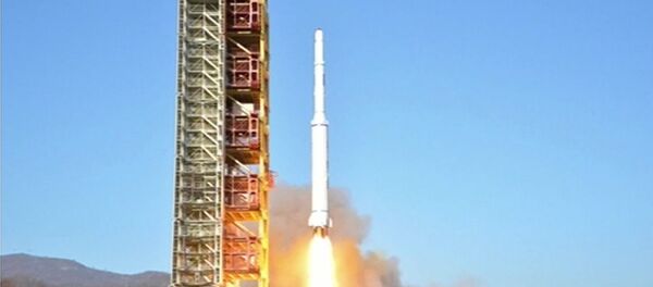 Corea del Norte lanza un misil de largo alcance - Sputnik Mundo