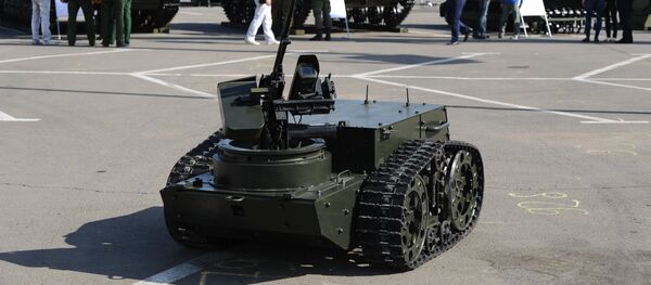 El robot de combate multifuncional Platforma-M - Sputnik Mundo