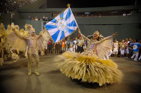 El Desfile de las escuelas de samba en Río de Janeiro - Sputnik Mundo