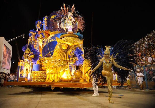 El Desfile de las escuelas de samba en Río de Janeiro - Sputnik Mundo