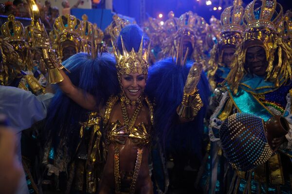 El Desfile de las escuelas de samba en Río de Janeiro - Sputnik Mundo