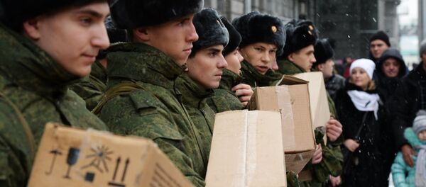 Soldados rusos con la ración de combate - Sputnik Mundo