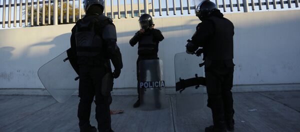Los policías mexicanos en la prisión Topo Chico en Monterrey, México - Sputnik Mundo