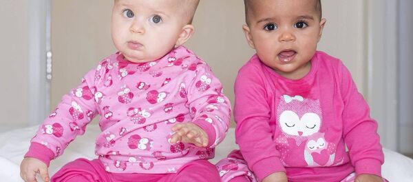 Las gemelas Anaya y Myla Las gemelas Anaya y Myla - Sputnik Mundo