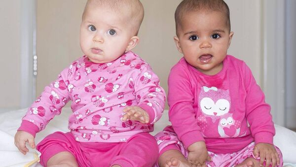 Las gemelas Anaya y Myla Las gemelas Anaya y Myla - Sputnik Mundo
