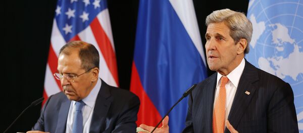 Ministro de Exteriores de Rusia, Serguéi Lavrov y secretario de Estado de EEUU, John Kerry - Sputnik Mundo
