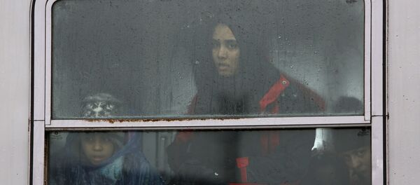 Refugiados van a Eslovenia - Sputnik Mundo