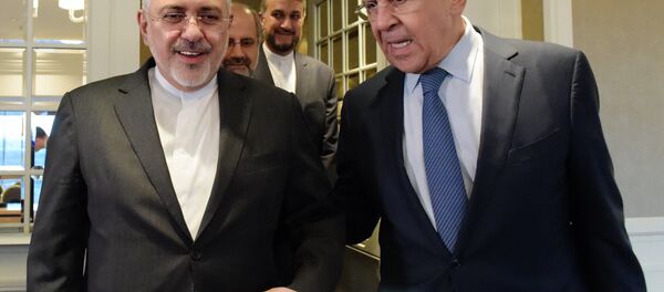 Ministro de Exteriores de Irán, Yavad Zarif y ministro de Exteriores de Rusia, Serguéi Lavrov - Sputnik Mundo