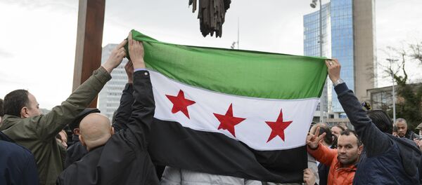 Bandera de la oposición siria - Sputnik Mundo