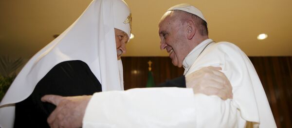 Patriarca ortofdoxo ruso Kiril y papa católico Francisco - Sputnik Mundo