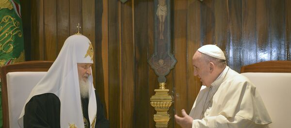 Patriarca ruso Kiril y papa Francisco - Sputnik Mundo