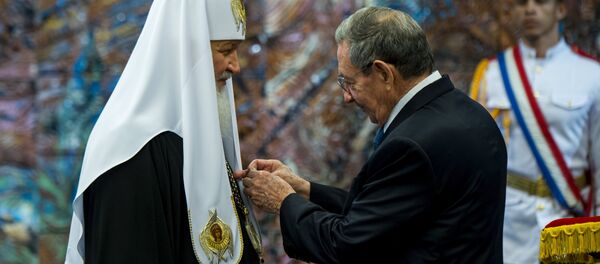 Patriarca Kiril recibió la Orden José Martí de manos del presidente cubano Raúl Castro - Sputnik Mundo