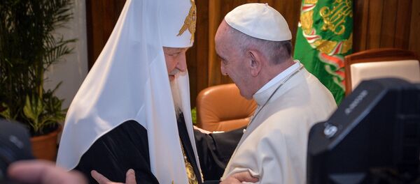 El patriarca Kiril y el papa Francisco - Sputnik Mundo
