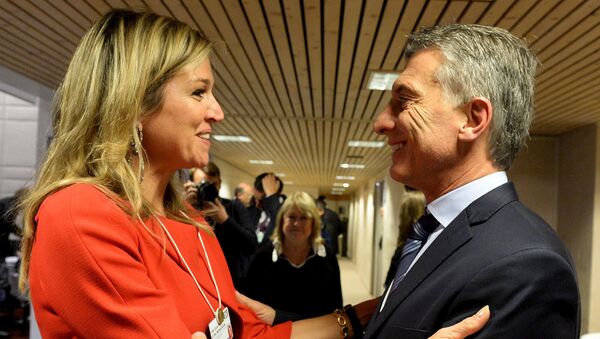 La reina Máxima de Holanda con el presidente de Argentina, Mauricio Macri - Sputnik Mundo