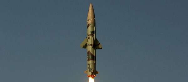 Lanzamiento del misil balístico Prithvi-II en 2010 - Sputnik Mundo