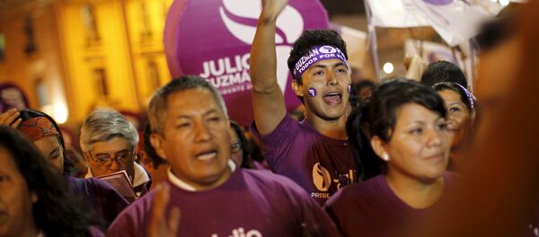 Partidarios de Julio Guzmán durante una manifestación en Lima - Sputnik Mundo