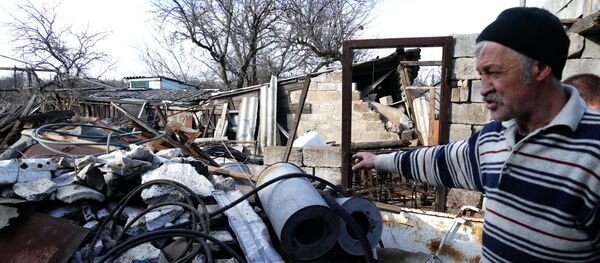 Casa destruida en la región de Donetsk - Sputnik Mundo