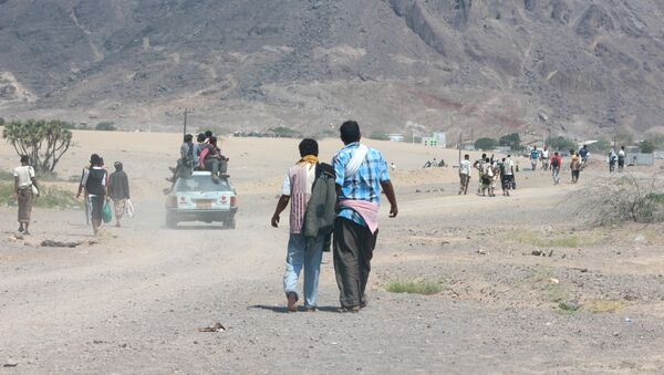 Reclutas abandonan el campamento militar después del atentado - Sputnik Mundo